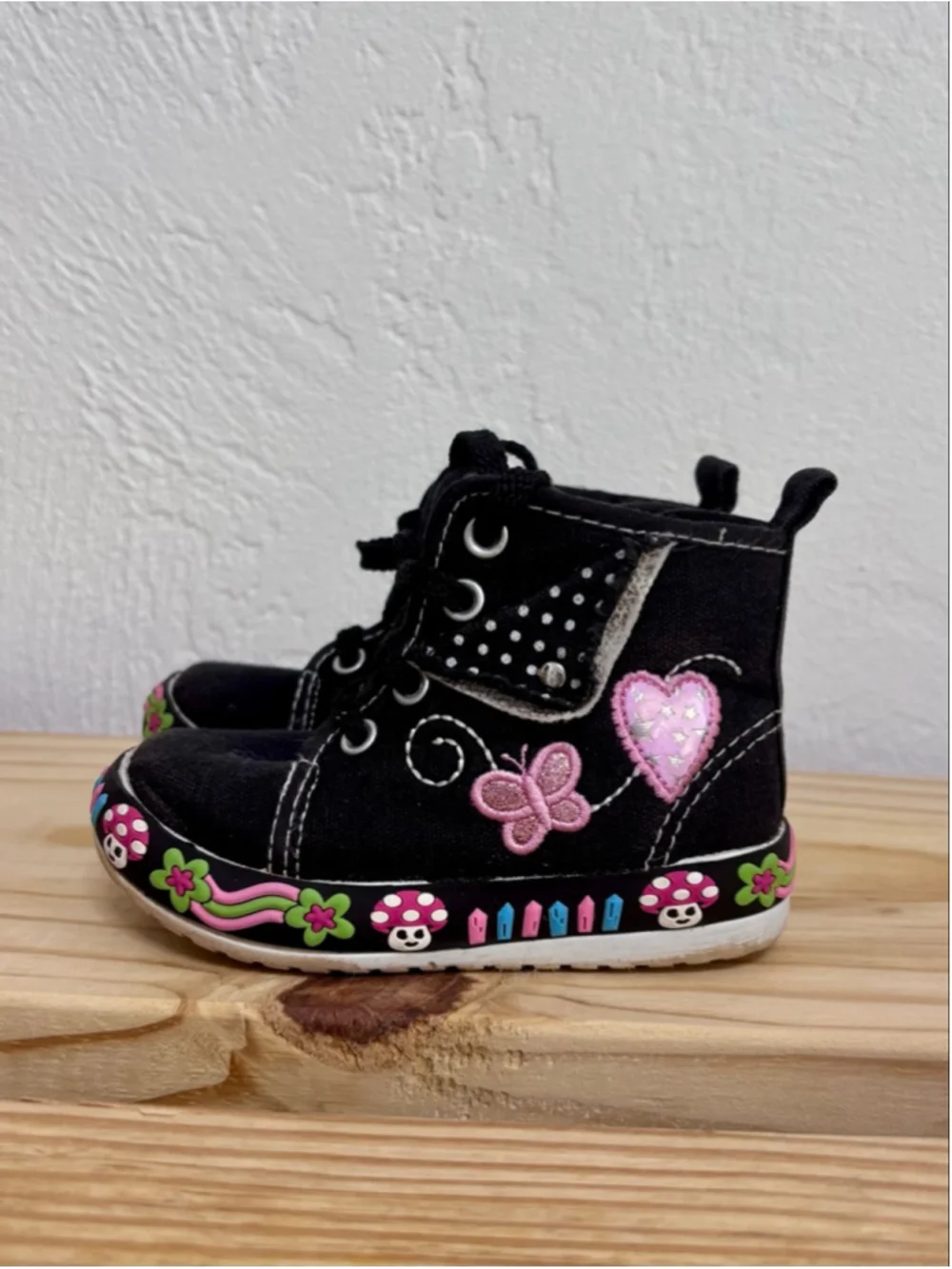 Baby Little Berry Black Pink Butterfly Mushroom High Top Shoes Size 5 Zip
